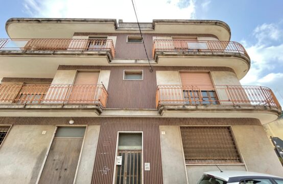 Appartamento luminoso al 2&deg; Piano in vendita a Melendugno