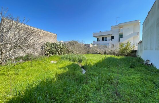 Terreno di circa 443 mq in vendita a Martano