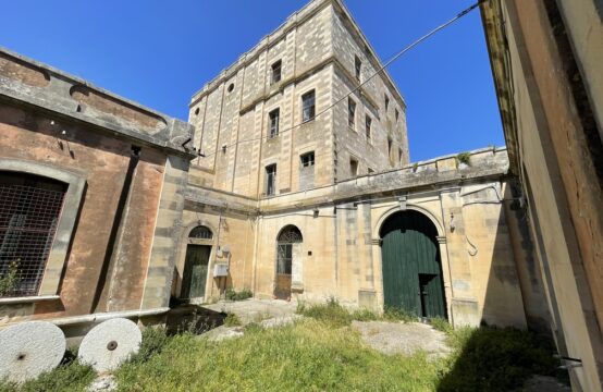 Martano &ndash; Straordinaria propriet&agrave; storica di 2.200 mq con corte privata e volte a stella